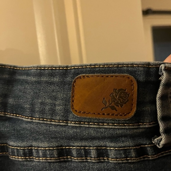 Rubberband stretch denim sarina shorts, NWT, size 15, waist 32 - Picture 6 of 9